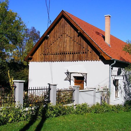 Ketbodonyi Apartments Exteriör bild